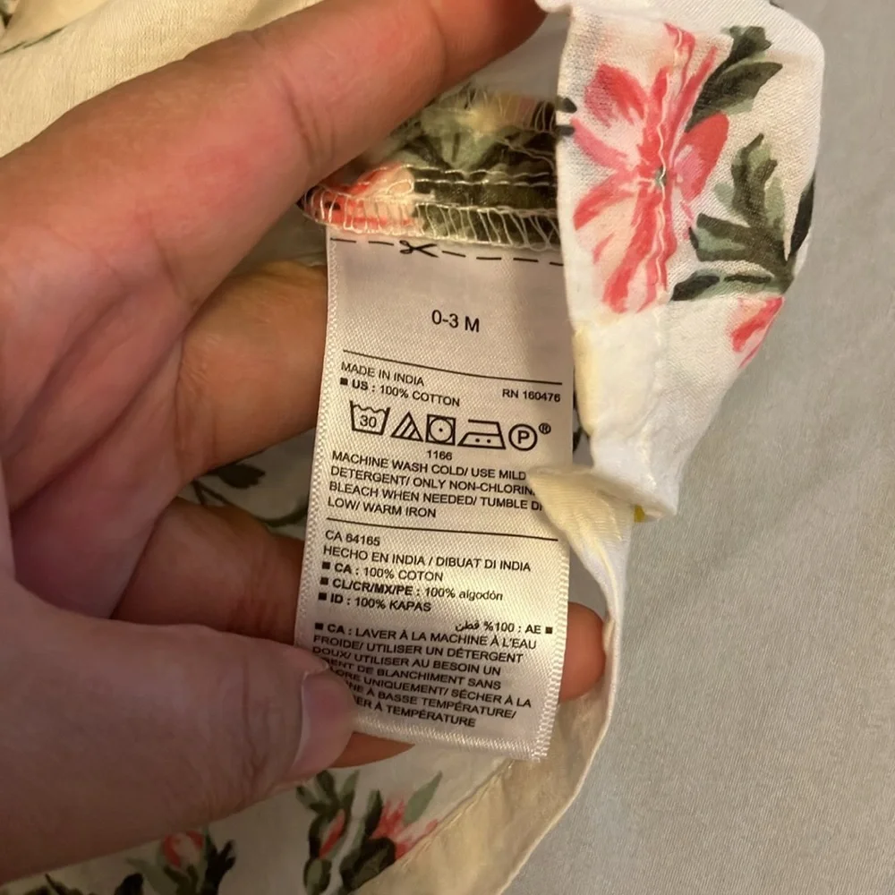 🌸  3/$15 Bundle of baby clothes - Picture 16 of 17